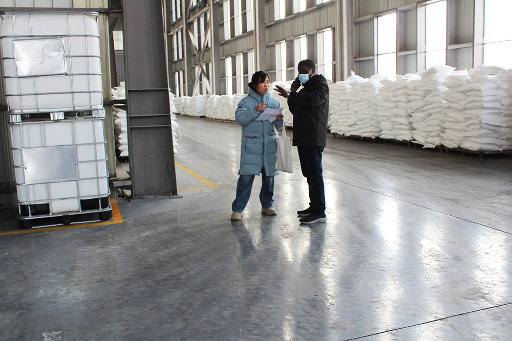 Polikarboxilát szuperlágyító folyadék